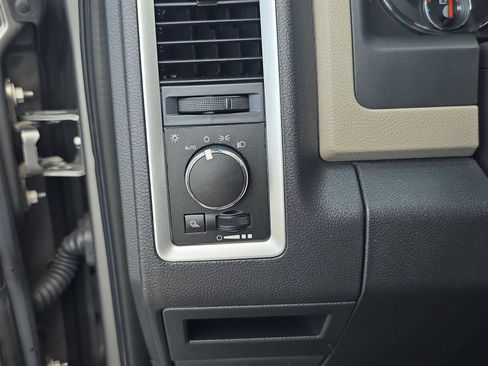 Used 2012 RAM 1500 Classic SLT RWD image 21