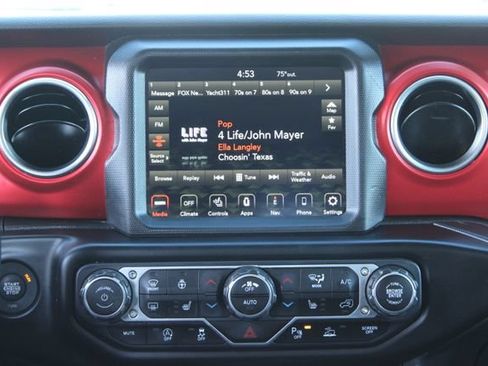 Used 2022 Jeep Wrangler Unlimited Rubicon w/ LED Lighting Group AWD/4WD image 19