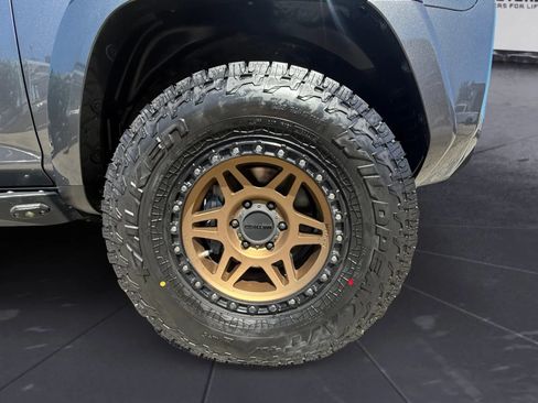 Used 2021 Toyota 4Runner TRD Off-Road Premium w/ Moonroof Package AWD/4WD image 28