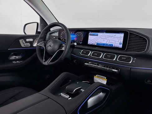 New 2026 Mercedes-Benz GLS 450 4MATIC image 16