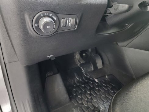 Used 2022 Jeep Compass Latitude image 16