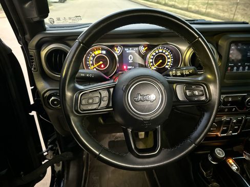 Used 2022 Jeep Wrangler Unlimited Sport image 14