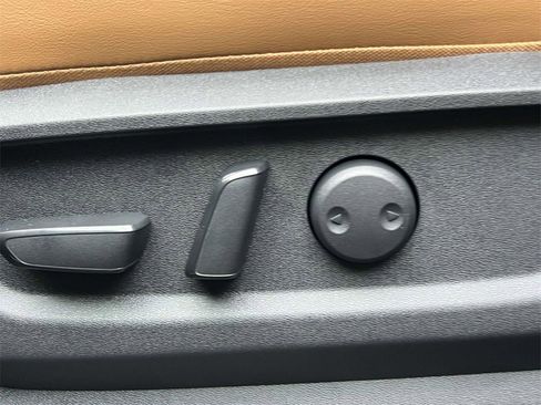 New 2026 Nissan Armada SL w/ Captain's Chari Seat Package image 22