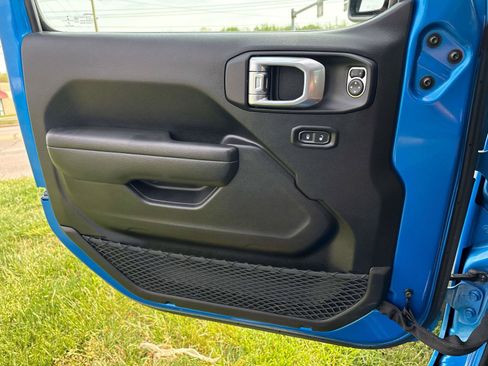 Used 2022 Jeep Wrangler Unlimited Sport AWD/4WD image 14