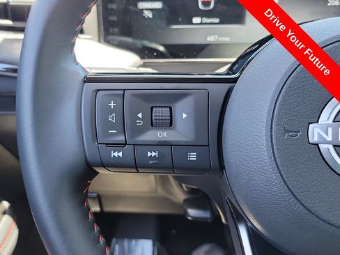 Used 2025 Nissan Kicks SR FWD image 7