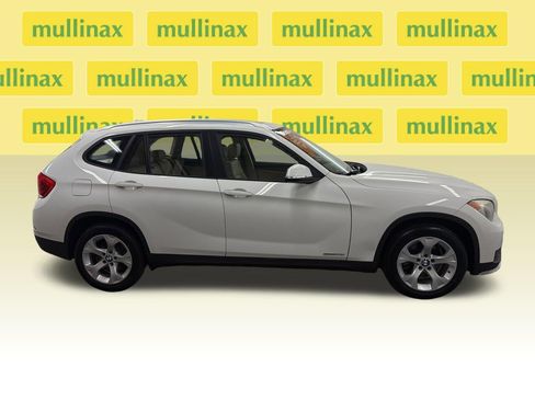 Used 2015 BMW X1 sDrive28i RWD image 2
