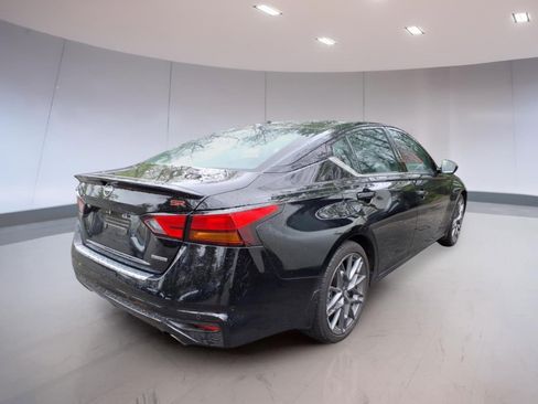 Used 2023 Nissan Altima 2.0 SR FWD image 4