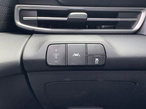 Used 2023 Hyundai Elantra SEL FWD image 25