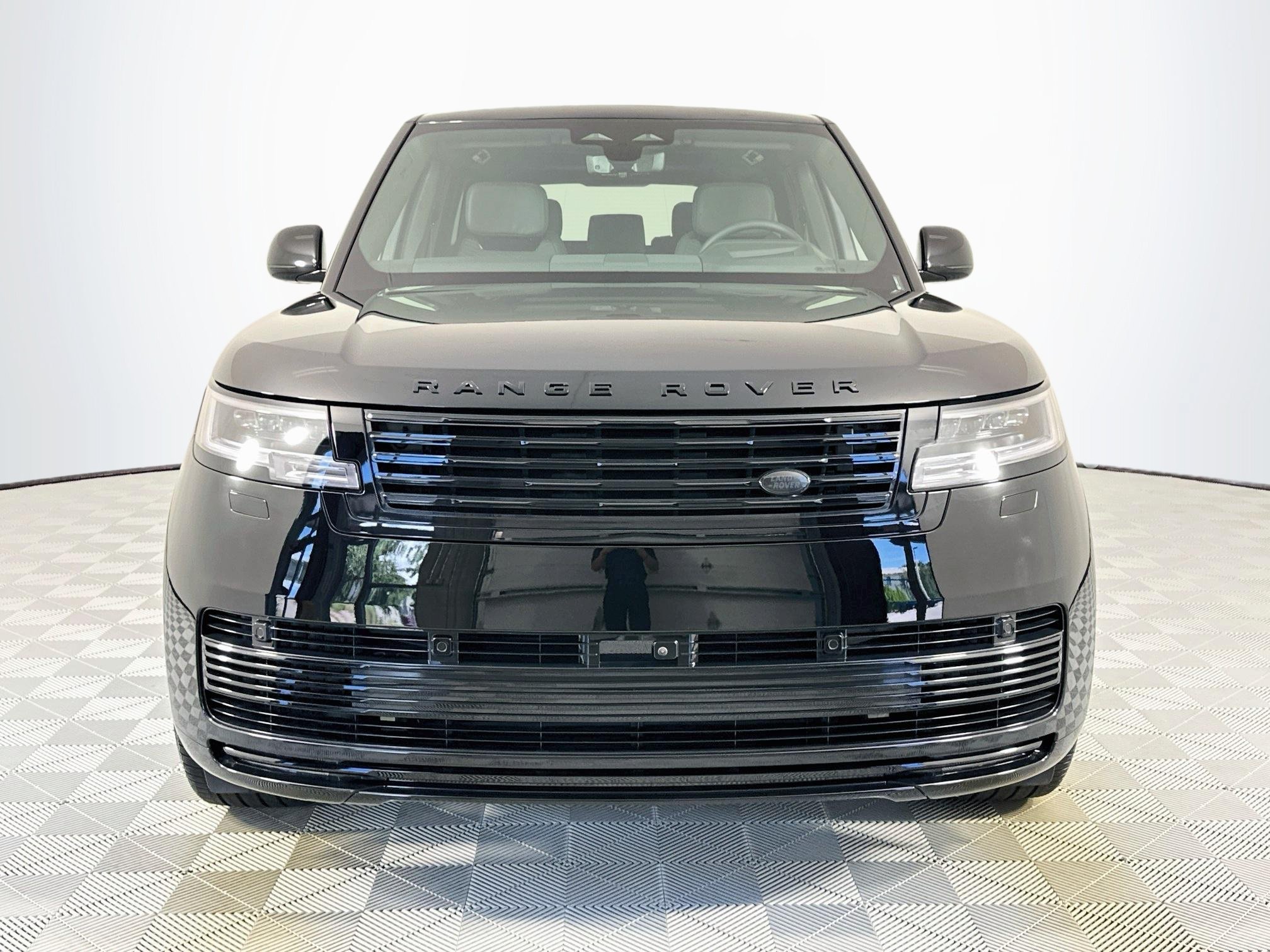 New 2026 Land Rover Range Rover SV AWD/4WD image 2