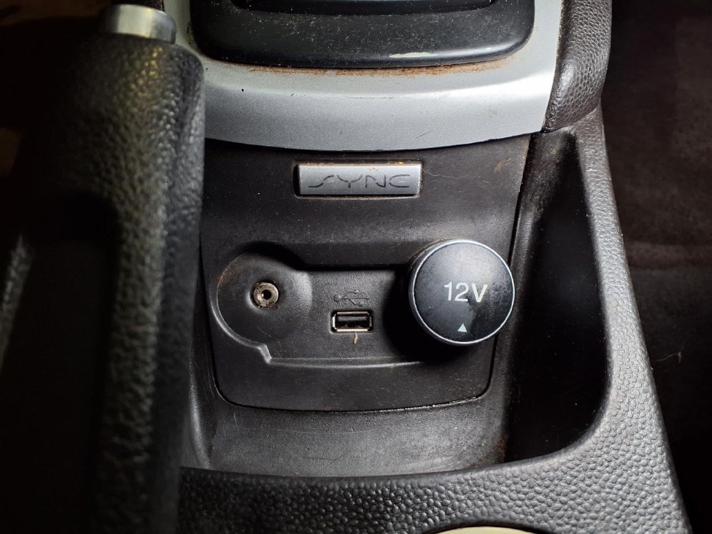 Used 2015 Ford Fiesta SE FWD image 11