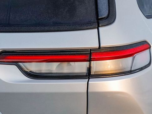 Certified 2024 Jeep Grand Cherokee L Laredo image 10