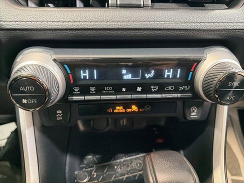 Used 2025 Toyota RAV4 XLE image 31