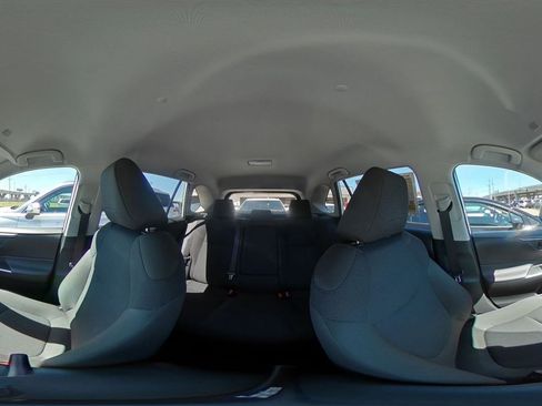 Used 2025 Toyota RAV4 LE AWD/4WD image 36