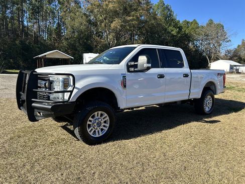 Used 2019 Ford F250 XLT w/ XLT Value Package image 13
