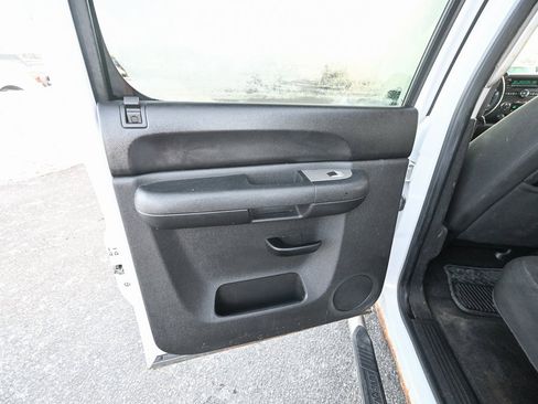 Used 2011 Chevrolet Silverado 2500 LT w/ Interior Plus Package image 22