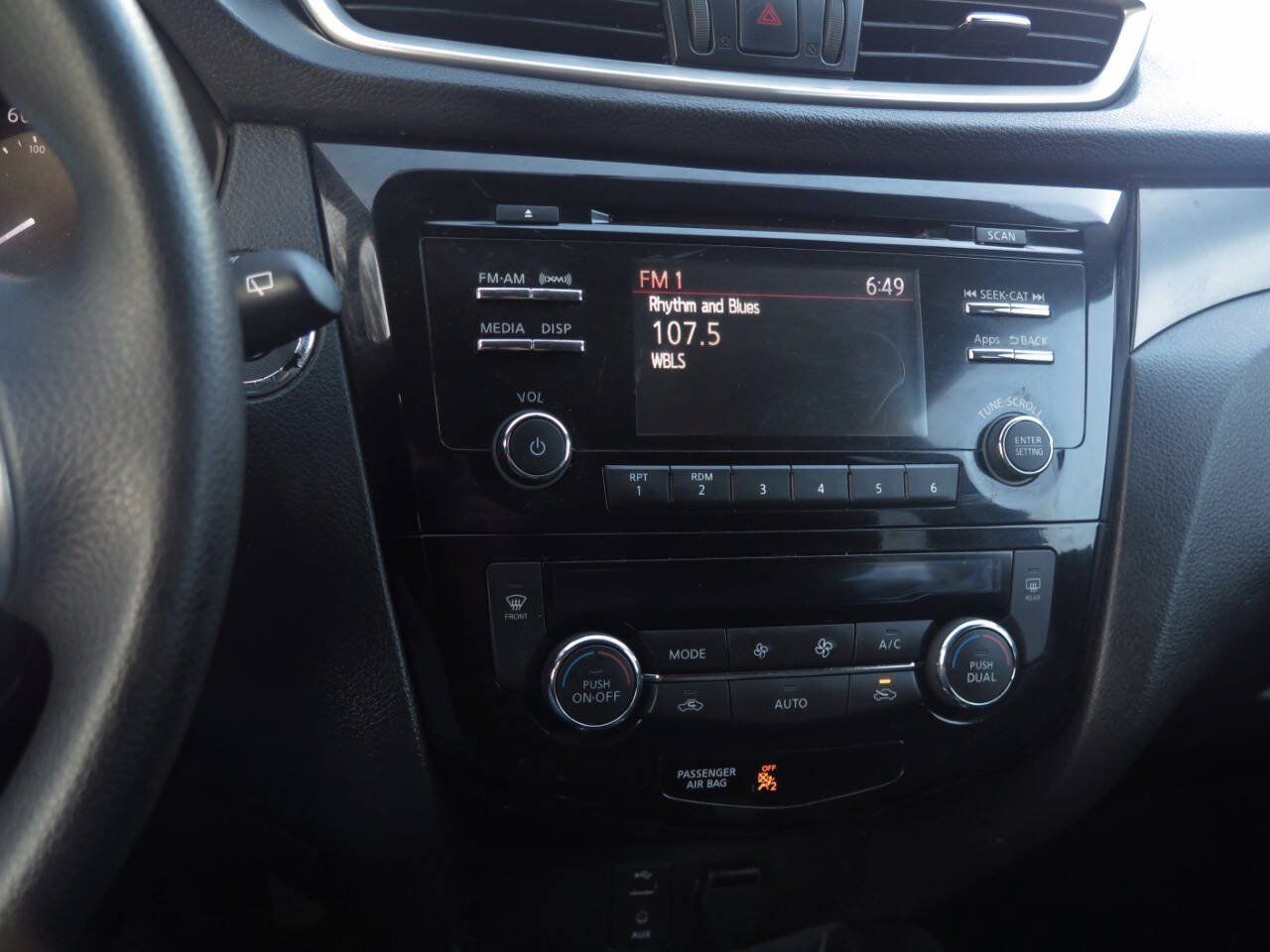 Used 2016 Nissan Rogue SV AWD/4WD image 10