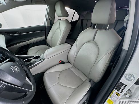 Used 2023 Toyota Camry XLE image 13