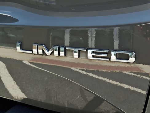Used 2021 Jeep Renegade Limited AWD/4WD image 30