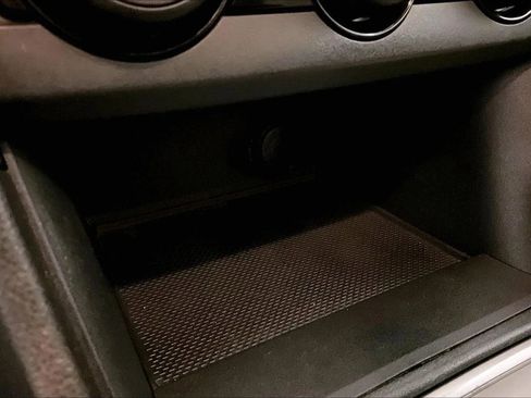 Used 2018 Subaru Impreza 2.0i Premium image 31