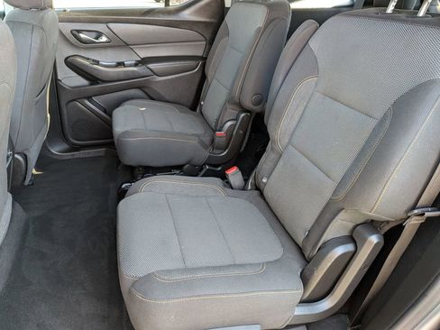 Used 2018 Chevrolet Traverse LT FWD image 23