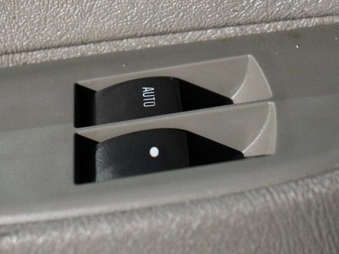 Used 2019 Chevrolet Express 3500 w/ Power Convenience Package image 15