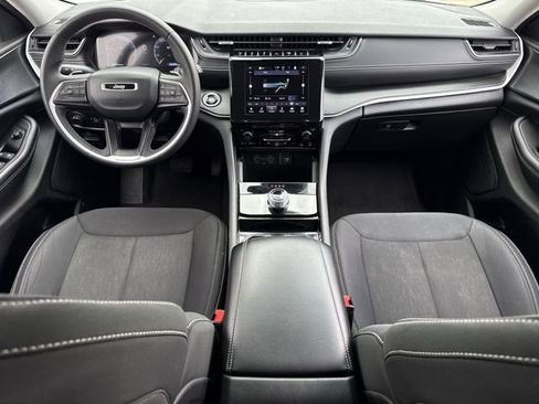 Used 2023 Jeep Grand Cherokee L Laredo image 10