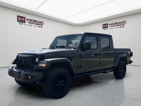 Used 2022 Jeep Gladiator Willys image 3