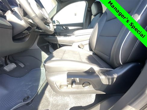 New 2025 Buick Enclave Preferred image 12