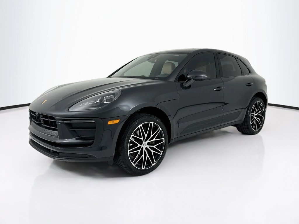 Certified 2026 Porsche Macan AWD/4WD image 1