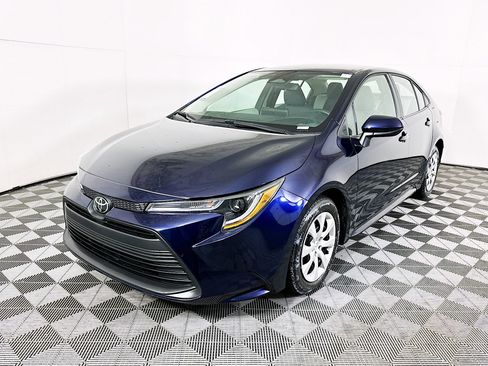 Used 2024 Toyota Corolla LE image 7