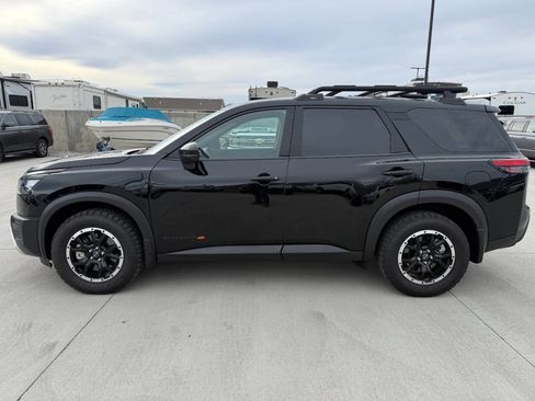 Used 2025 Nissan Pathfinder Rock Creek image 6