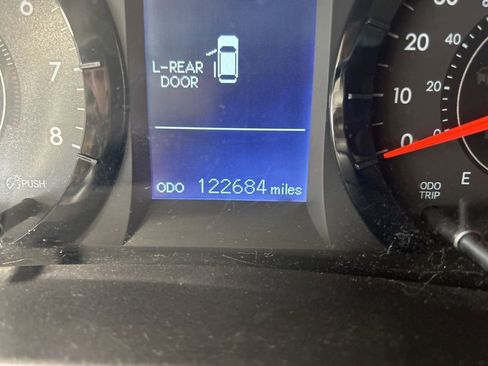 Used 2017 Toyota Sienna LE image 9