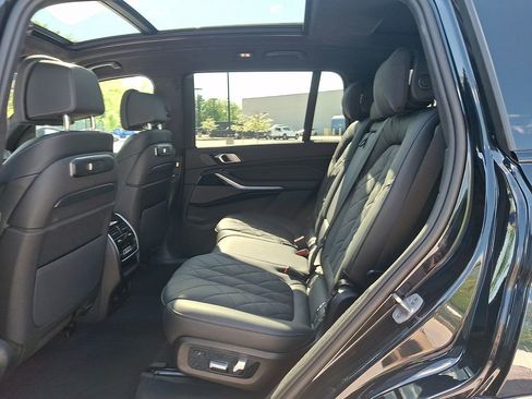 Used 2025 BMW X7 xDrive40i w/ M Sport Package AWD/4WD image 10