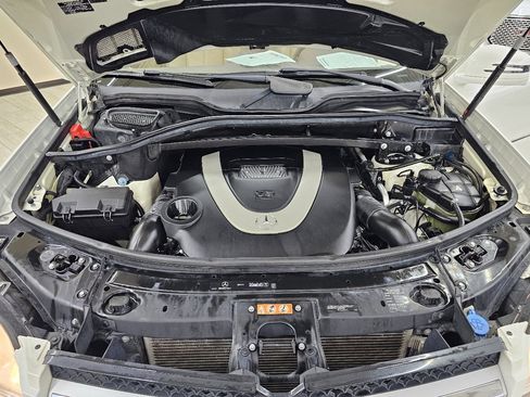 Used 2011 Mercedes-Benz GL 450 4MATIC image 43