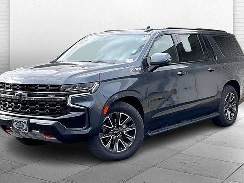 Used 2021 Chevrolet Suburban Z71 w/ Z71 Off-Road Package AWD/4WD image 11