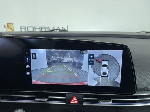 Used 2024 Hyundai Elantra Limited image 23