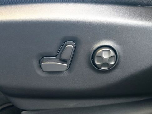 New 2026 Chrysler Pacifica Select w/ S Appearance Package image 19