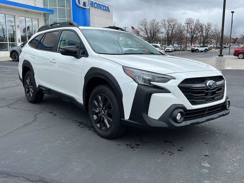 Used 2025 Subaru Outback Onyx Edition image 3