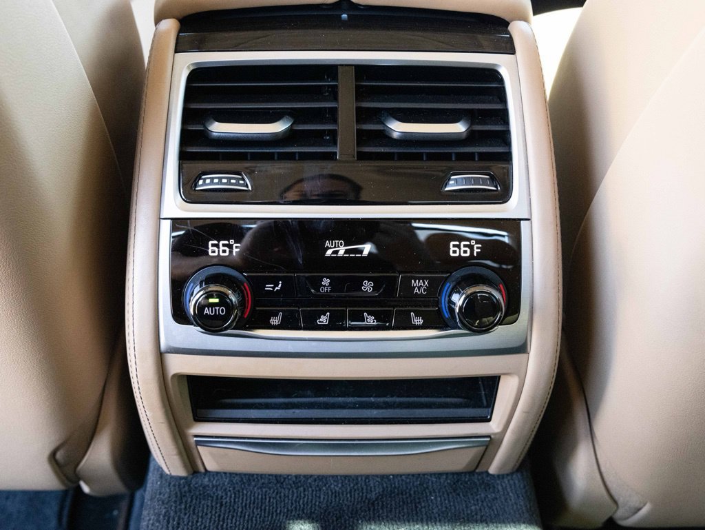 Used 2021 BMW 750i xDrive w/ Luxury Rear Seating Package AWD/4WD image 54