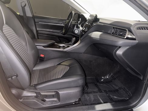Used 2023 Toyota Camry SE FWD image 33