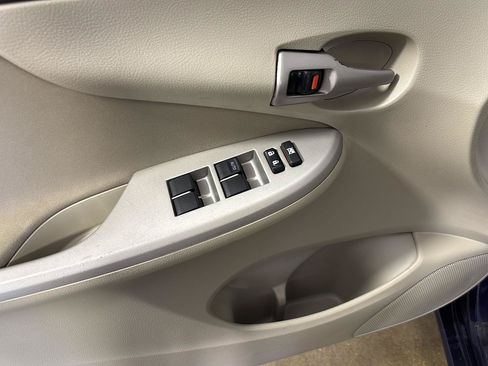 Used 2011 Toyota Corolla LE FWD image 27