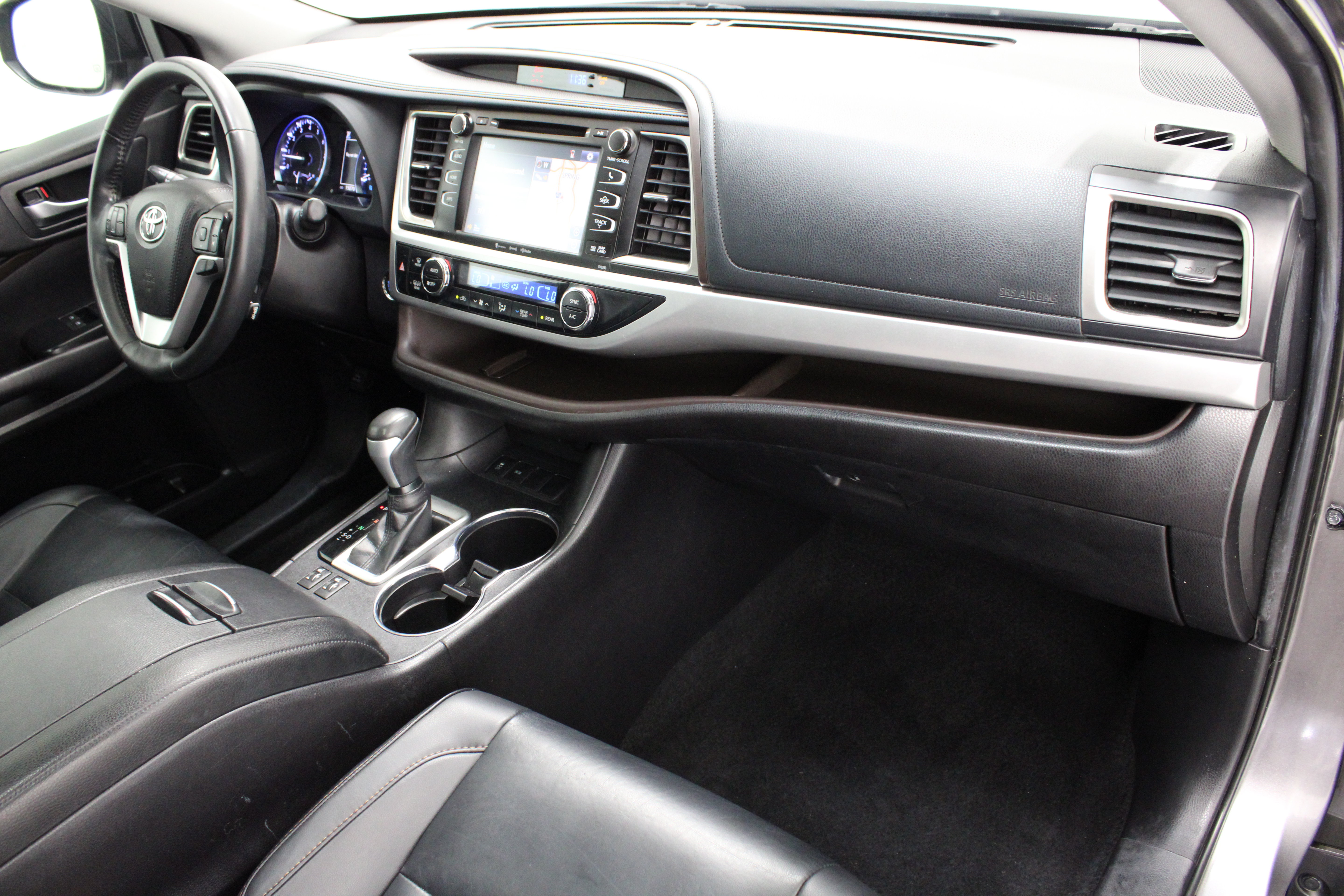 Used 2019 Toyota Highlander XLE FWD image 41