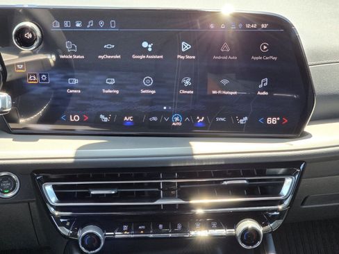 New 2026 Chevrolet Traverse LT w/ Driver Confidence Package AWD/4WD image 9