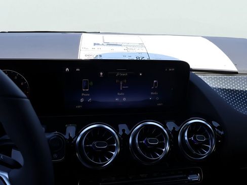 New 2026 Mercedes-Benz GLA 250 4MATIC image 21