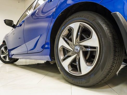 Used 2020 Honda Civic LX image 32