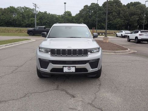 New 2026 Jeep Grand Cherokee L Limited AWD/4WD image 8