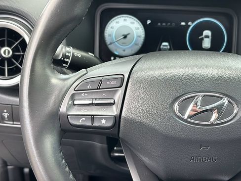 Used 2022 Hyundai Kona Limited AWD/4WD image 17
