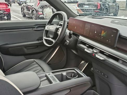 Certified 2024 Kia EV9 GT-Line image 12