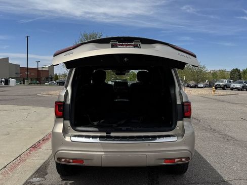 Used 2024 INFINITI QX80 Sensory AWD/4WD image 8