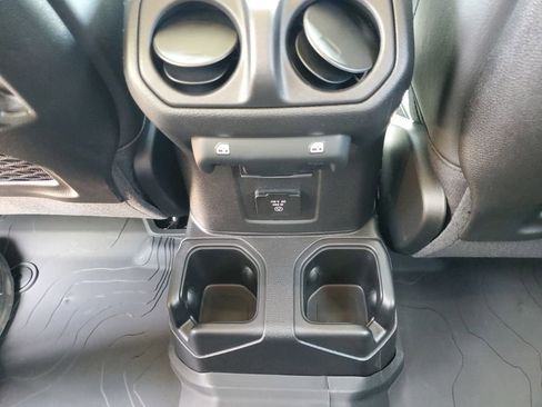 New 2025 Jeep Gladiator Sport image 22